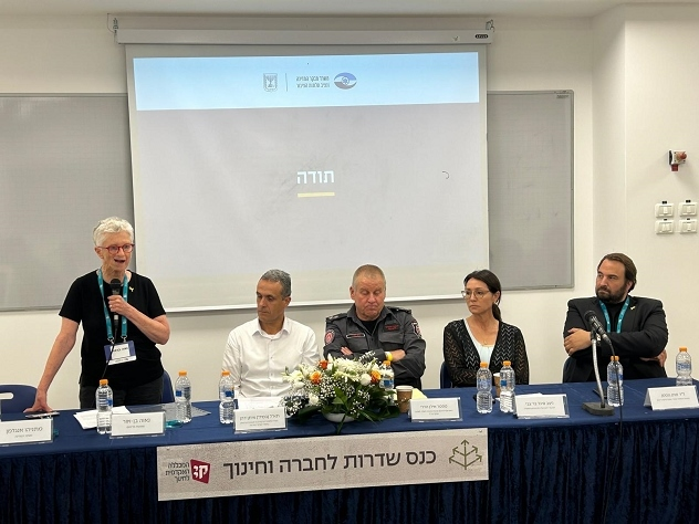 המושב שעסק בביקורת בזמן מלחמה (מימין): ד"ר מתן גוטמן, ניצב סיגל בר צבי, טפסר אילן הררי, תא"ל (מיל') איתן דהן והשופטת בדימוס נאוה בן-אור