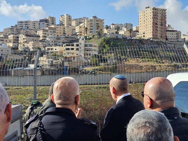 المراقب إنجلمان وفريقه في جولة في القدس