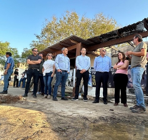 משלחת משרד מבקר המדינה ונציב תלונות הציבור בשכונת הצעירים בכפר עזה